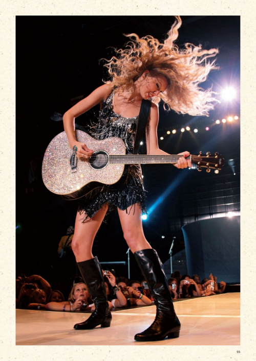 Taylor Swift – Queens of Pop Yearbook 2026 19