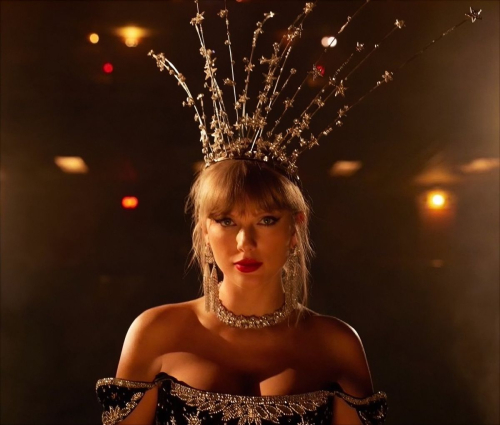 Taylor Swift – The Life of a Showgirl Photoshoot, 2025 11