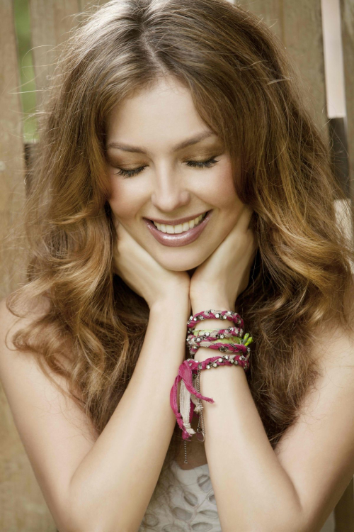 Thalia for Habitame Siempre Album, 2012