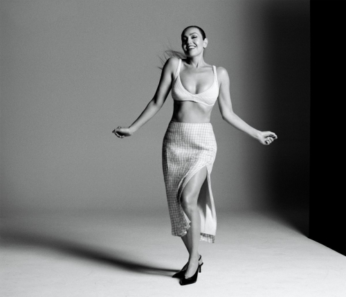 Thalia Graces Vogue Mexico Cover, 2021 2
