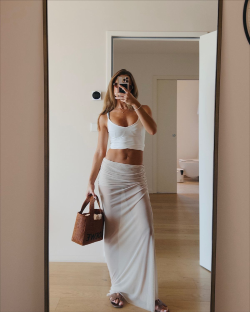 Vale Genta – Instagram Photos, October 2025 6