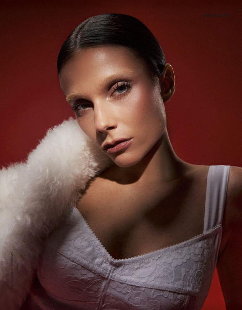 Valentine Zenere in Grazia Italy, October 2025 6