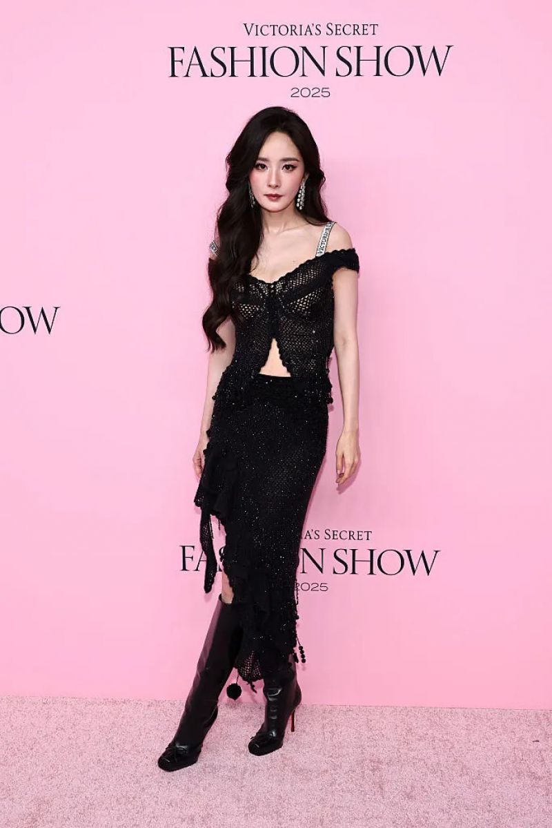 Yang Mi at Victoria
