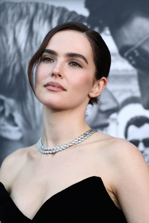 Zoey Deutch at Nouvelle Vague premiere, October 2025 3