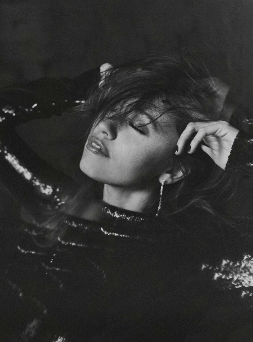 Aimee Ou Wood for Harper’s Bazaar UK, December 2025 5