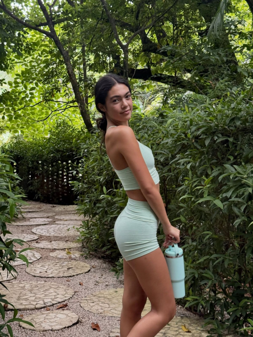 Alana Kern Instagram photos, November 2025 2