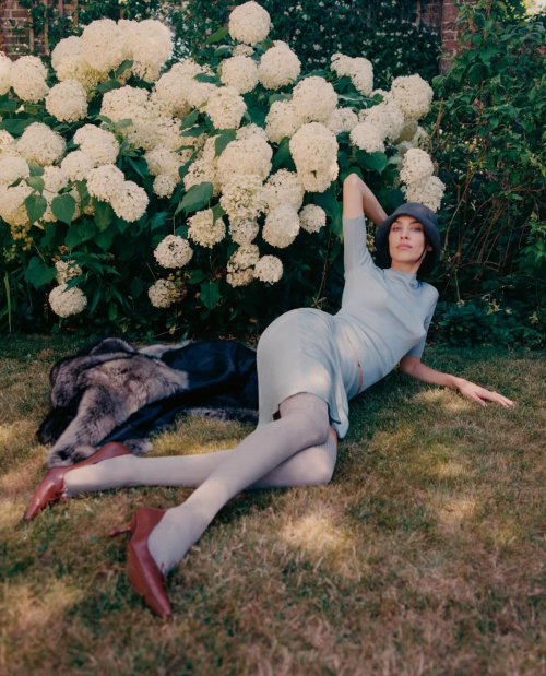 Alexa Chung for Vogue Magazine Czechoslovakia, December 2025 9