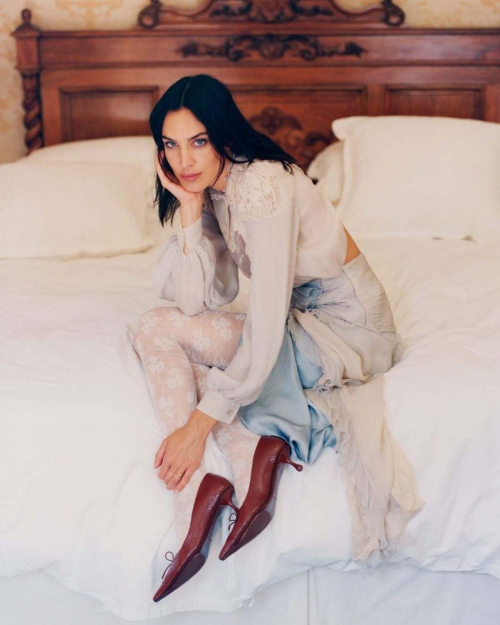 Alexa Chung Vogue Czechoslovakia Editorial, December 2025 1