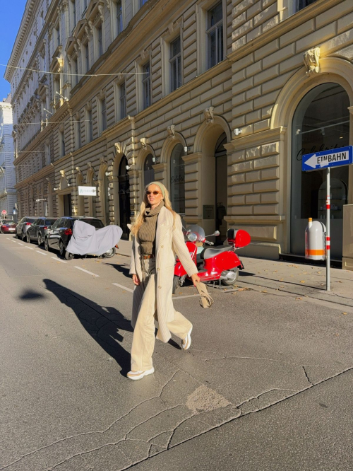 Alica Schmidt Instagram Photos, November 2025 3