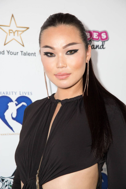 Anna Kile at 10th Annual Babes in Toyland Charity Toy Drive Los Angeles 2017 3