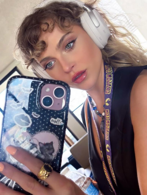 Anne Winters Instagram Photos, November 2025 5