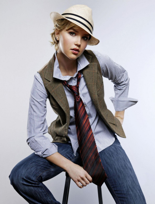 Arielle Kebbel for Calabasas, September 2006 4