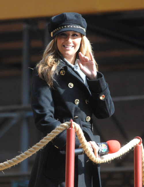 Ashley Tisdale Macys Thanksgiving Day Parade, 2007