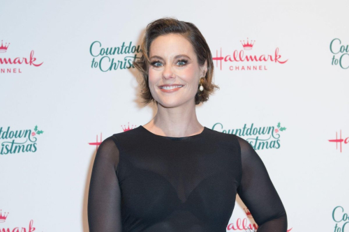 Ashley Williams Hallmark Countdown To Christmas Celebration Los Angeles, November 2023 4