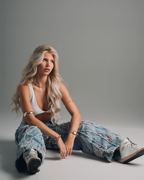 Brooklyn Riley Instagram photos, November 2025 12