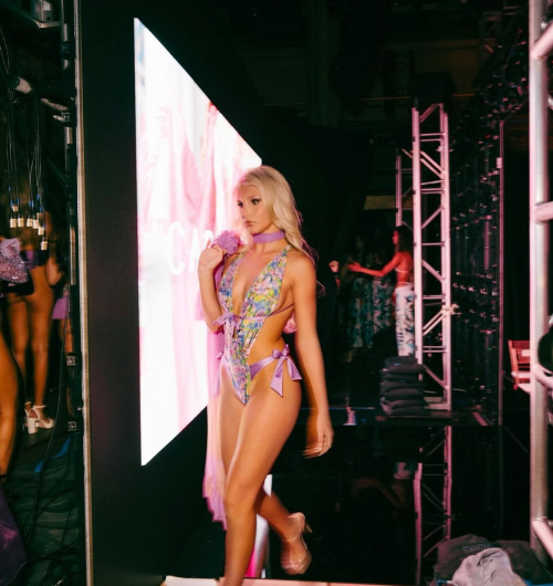 Brooklyn Riley Instagram photos, November 2025 2