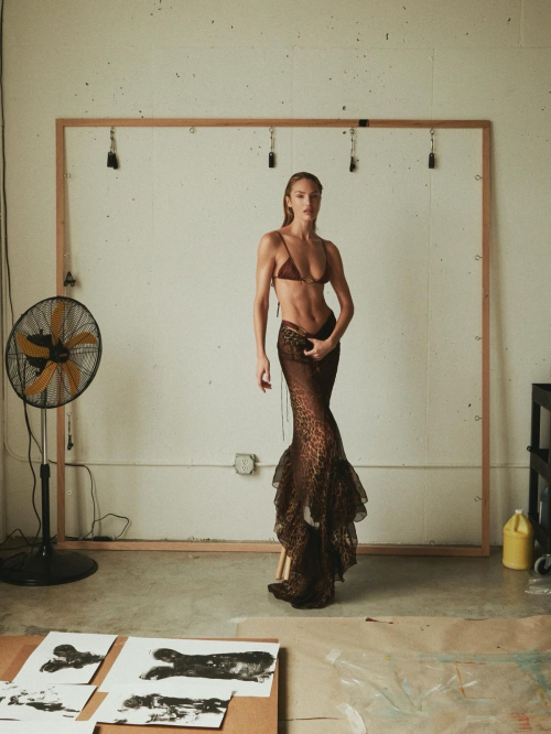 Candice Swanepoel Instagram Photos, November 2025 3