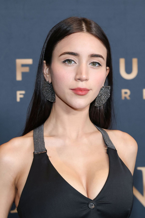 Caylee Cowan Hamnet Premiere in Los Angeles, November 2025 3