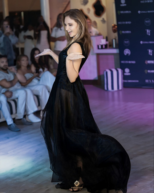 Chelsea Mayer Instagram Photos, November 2025 3