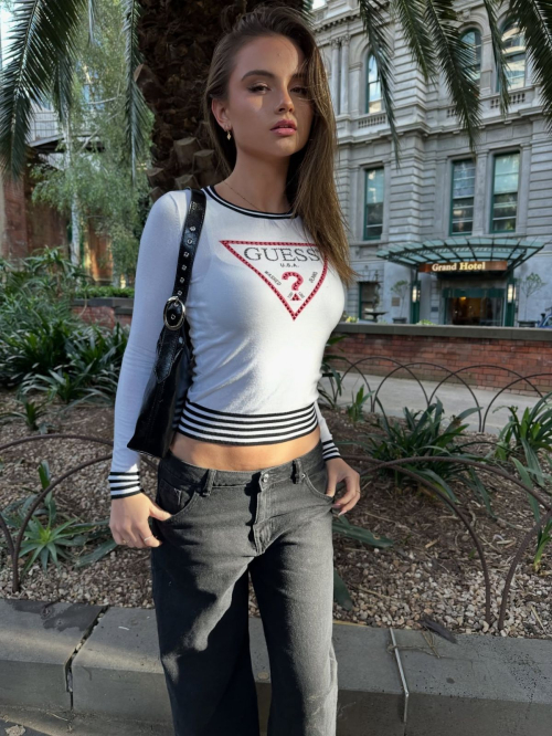 Chelsea Mayer Shares Instagram Photo Highlights, November 2025 2