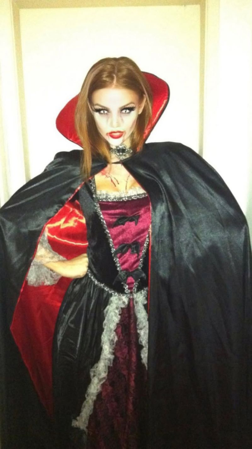 Cintia Dicker Stylish Instagram Photos, Nov 2025 4