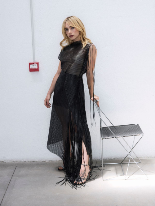 Clara Galle Glamour Spain, November 2025 3