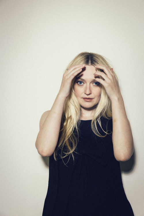 Dakota Fanning and Sarah Snook for LA Times, November 2025 4