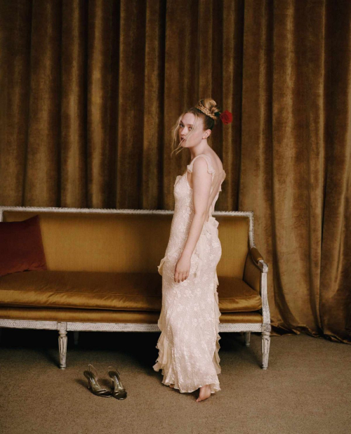 Dakota Fanning for Byrdie Holiday Issue, November 2025 4