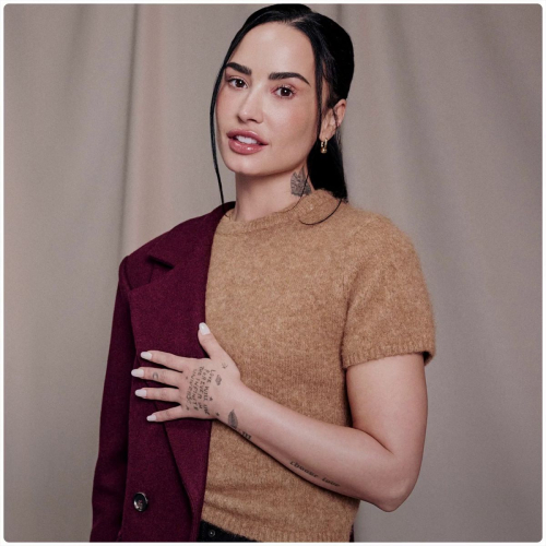 Demi Lovato for Amazon Essentials, 2025 3