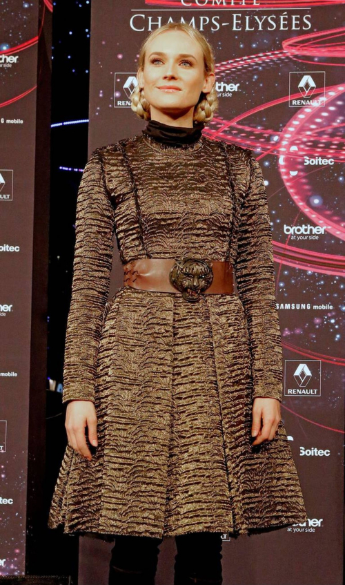 Diane Kruger at Champs Elysees lights switch on, November 2012 5