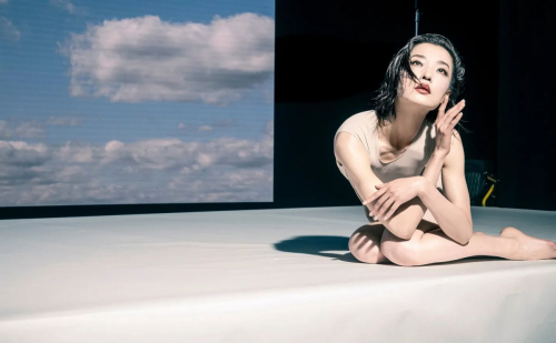 Du Juan Pirelli Calendar 2026 1