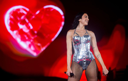 Dua Lipa Performs on Radical Optimism Tour in Buenos Aires, Nov 2025 3
