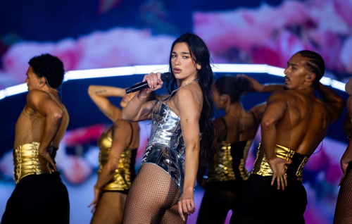 Dua Lipa Performs on Radical Optimism Tour in Buenos Aires, Nov 2025 5