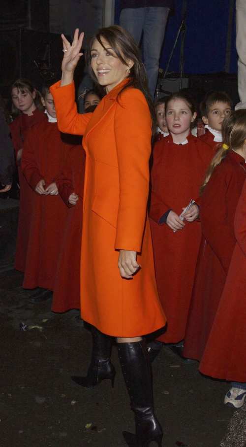 Elizabeth Hurley at Cirencester Christmas Lights Switch On, November 2003 2