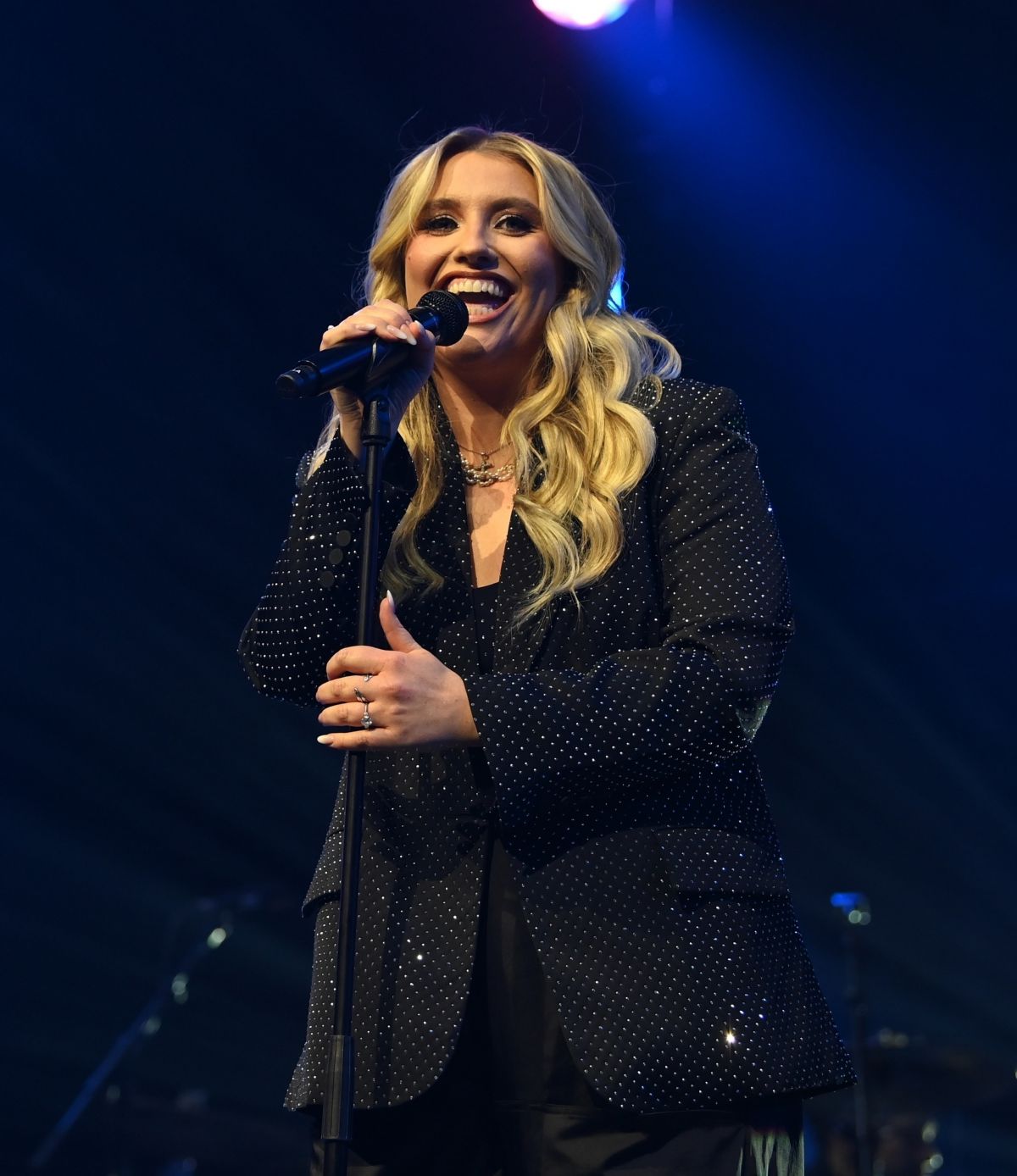 Ella Henderson live at Hits Radio Live, November 2025