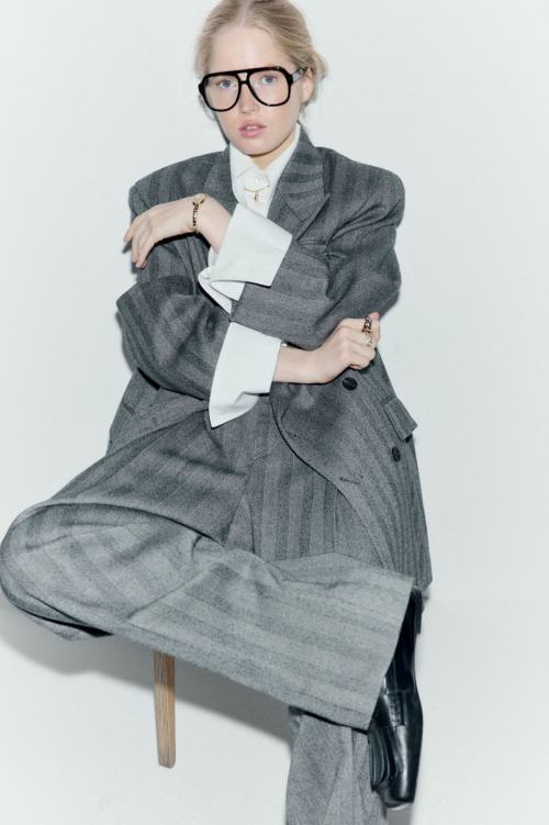 Ellie Bamber for Telegraph Luxury Magazine, Oct 2025 2