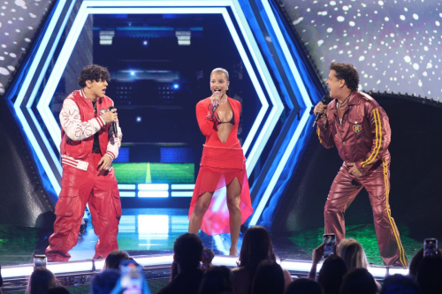 Emilia Mernes at Billboard Latin Music Awards, October 2025 4