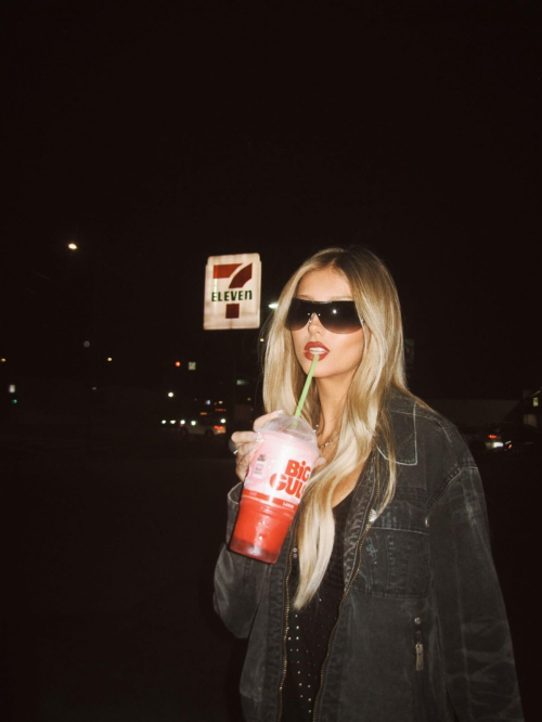 Emily Dobson Instagram Photos, November 2025 2