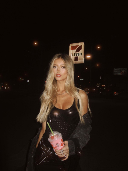 Emily Dobson Instagram Photos, November 2025 3