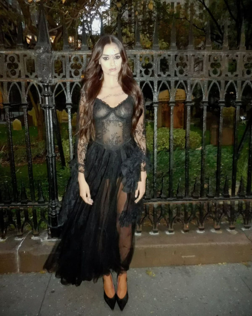Gizele Oliveira at Halloween Party New York, October 2025 3