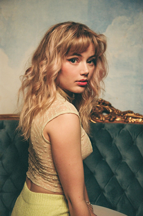 Grace Van Dien Vanity Fair France editorial, November 2025 1