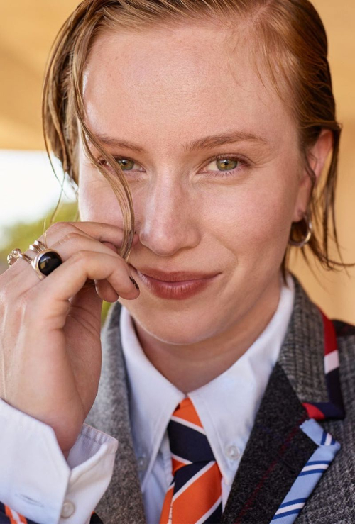 Hannah Einbinder Bustle magazine shoot, September 2022 2