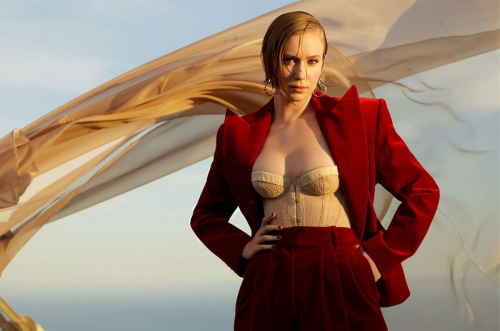 Hannah Einbinder Bustle magazine shoot, September 2022 7