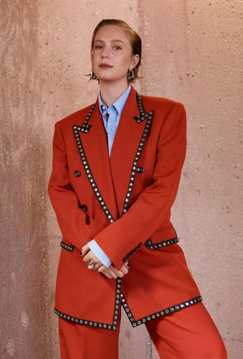 Hannah Einbinder Bustle magazine shoot, September 2022 8