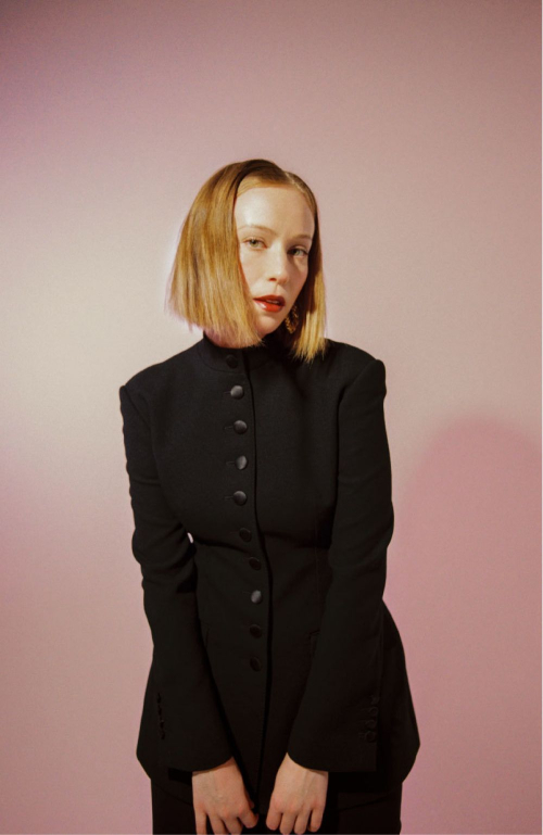 Hannah Einbinder ELLE Canada editorial, May 2024 2