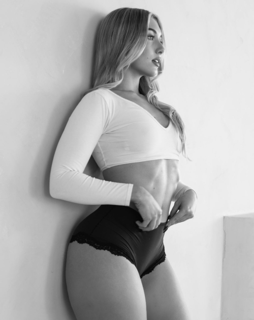 Heloise Huthart Photoshoot, November 2022 2