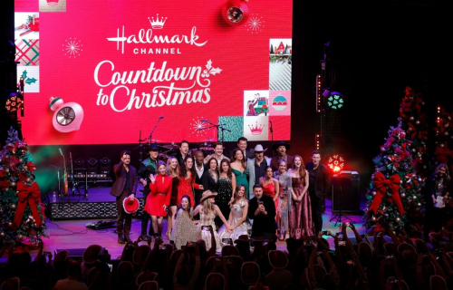 Hunter Haley King Hallmark Countdown To Christmas Takeover Nashville, November 2025 3