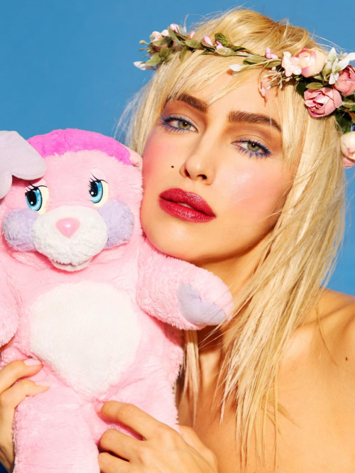 Irina Shayk as Cicciolina for Halloween Look, Oct 2025 13