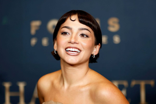 Isabela Merced Hamnet Premiere in Los Angeles, November 2025 1