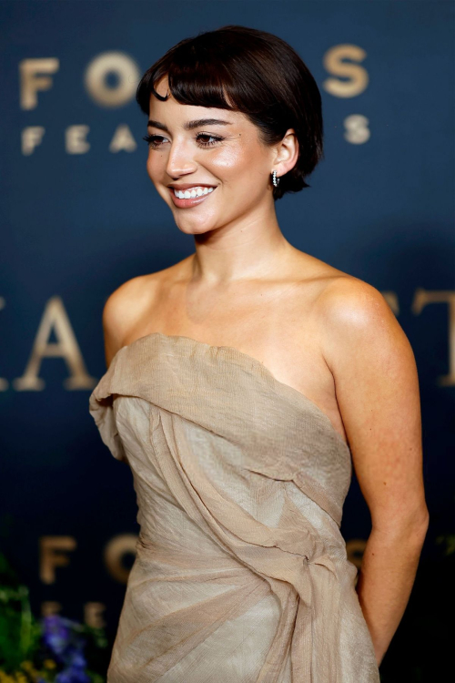 Isabela Merced Hamnet Premiere in Los Angeles, November 2025 4